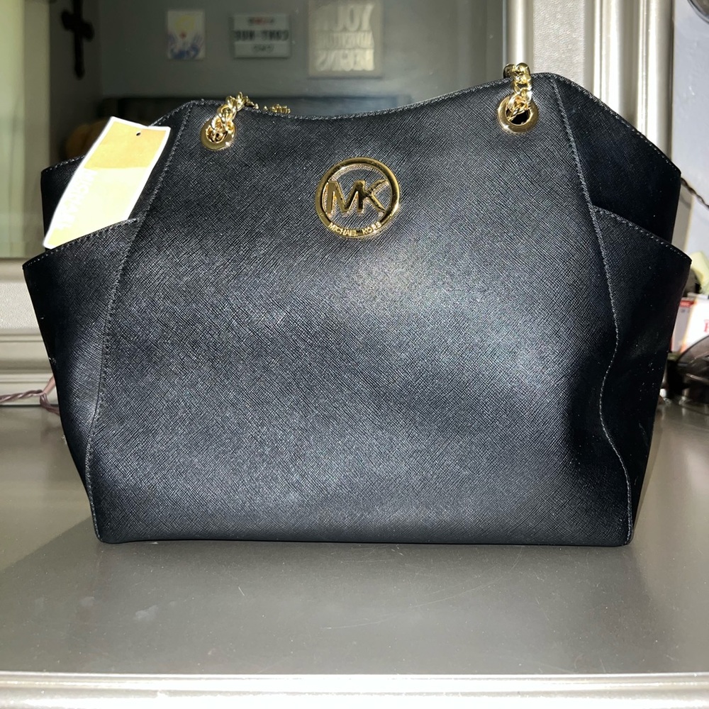 BRAND NEW Michael Kors purse